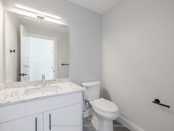 4th image of 109 Ross St