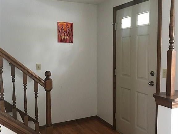 4th image of 290 Wimbledon Ct