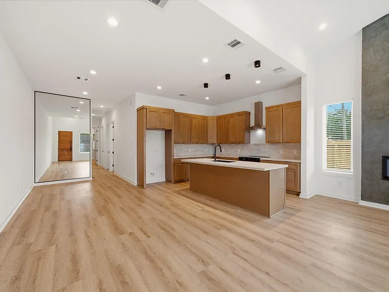 8205 Calhoun Rd #A — Photo 8