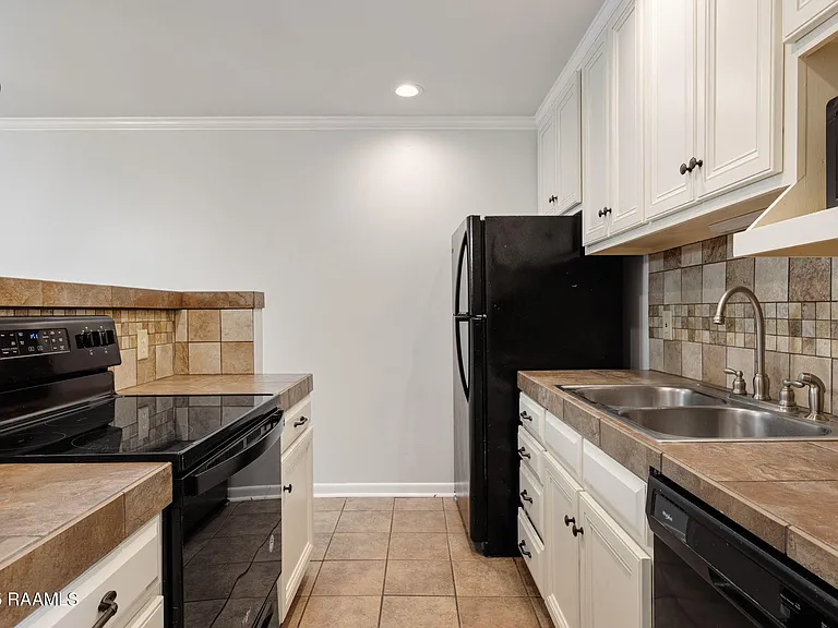 220 Doucet Rd #203A — Photo 12
