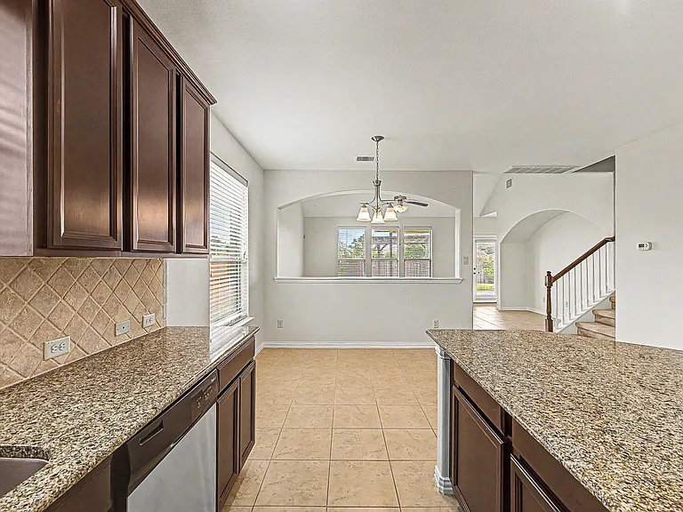 2302 Blue Jay Ln — Photo 12