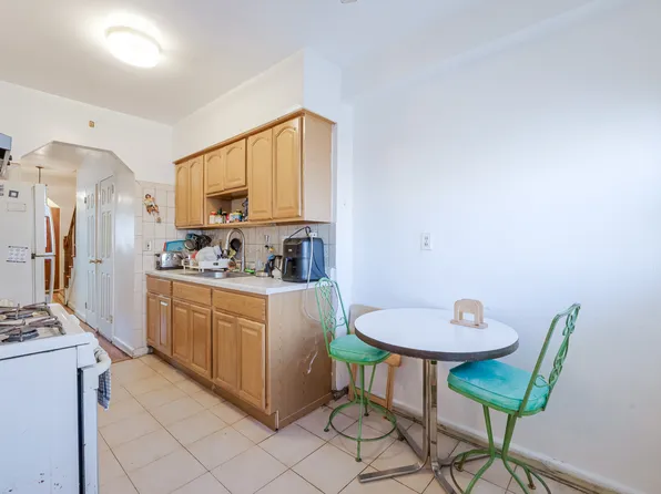 3617 Laconia Avenue image 17 of 46