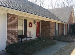 103 Laura Lake Cir, Vicksburg, MS 39180