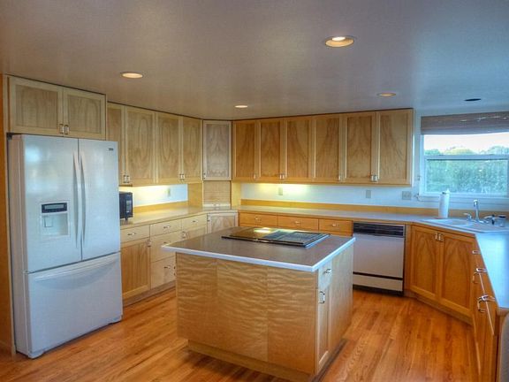 5th image of 19310 Viking Way NW