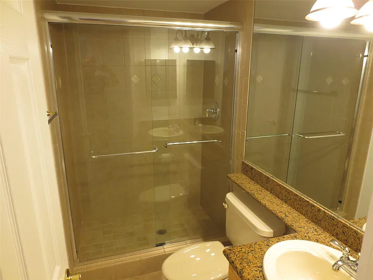 1515 E Broward Blvd #227 — Photo 38