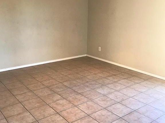 3rd image of 3512 Sierra Vista Dr