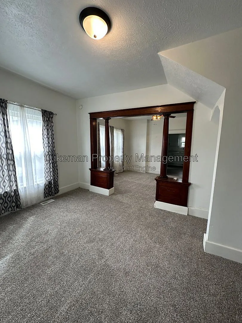 3 bed, 2.0 bath, $1,500 — Photo 1