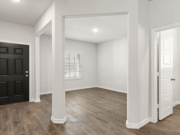 Entry and flex room