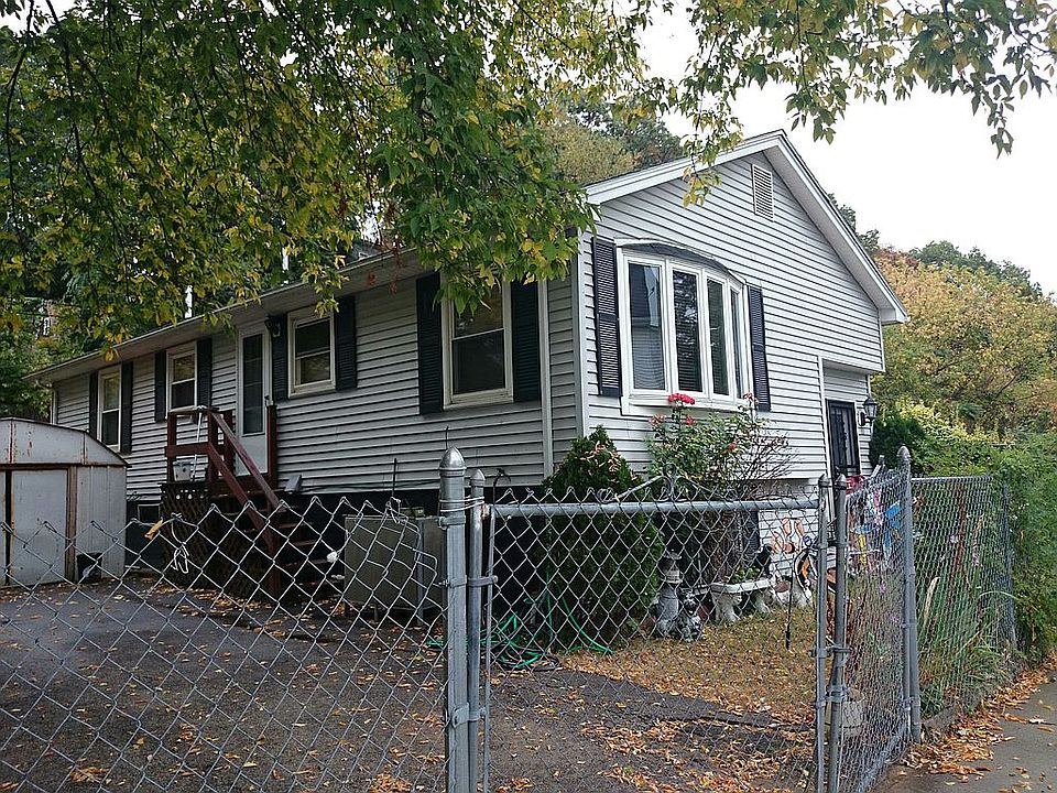 2nd image of 20 Willowwood St