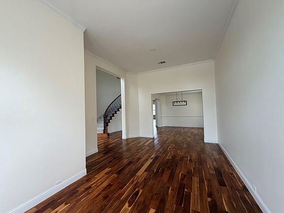 5th image of 605 Riley Trl