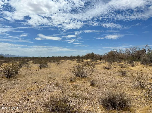 32XXX W Montgomery Rd -- #67, Wittmann, AZ 85361