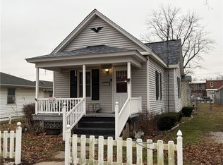 1013 Broadway Ave, Windsor, IL 61957