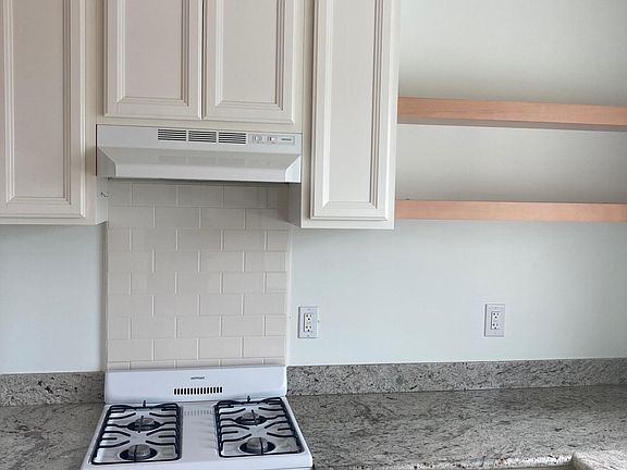 4th image of 354 Goss Ave #B