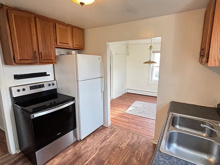 904 Jefferson St — Photo 7