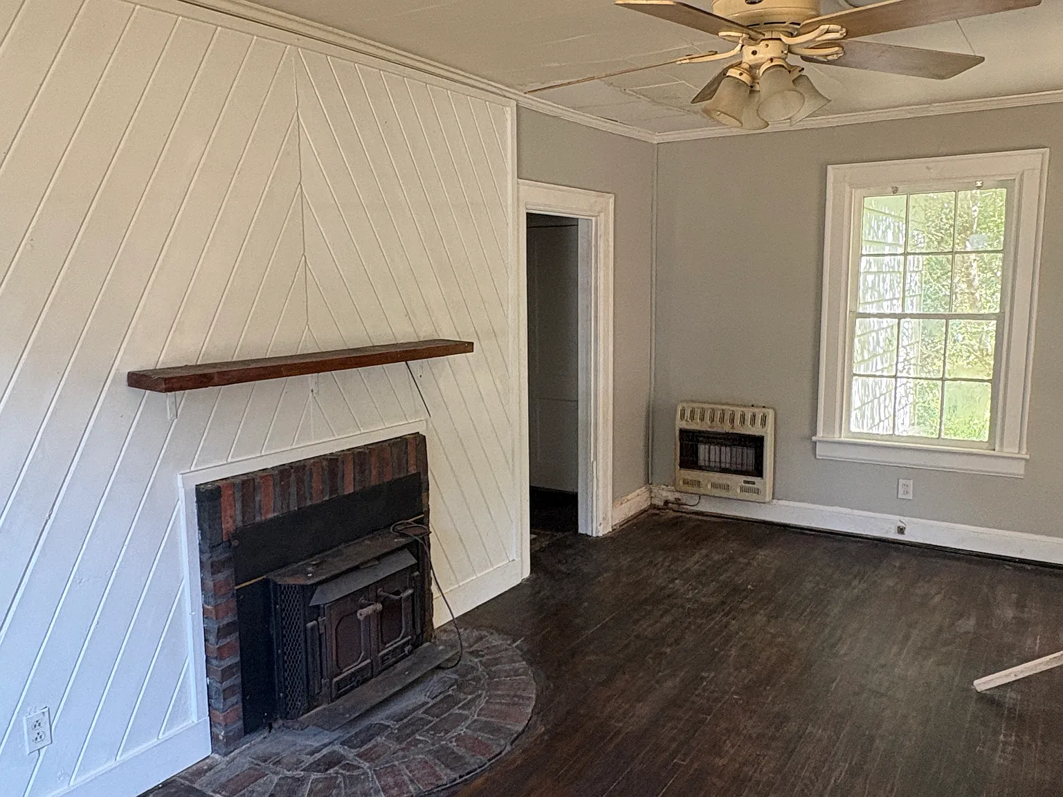 325 Ryan Street — Photo 2