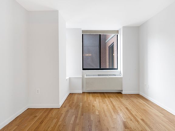 5th image of 121 Reade St APT 9H