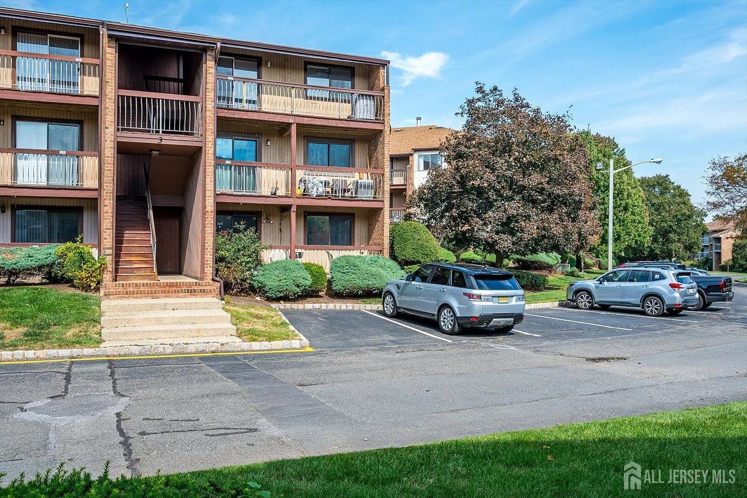 2 bed, 2.0 bath, 1248 sqft, $2,350 — Photo 2