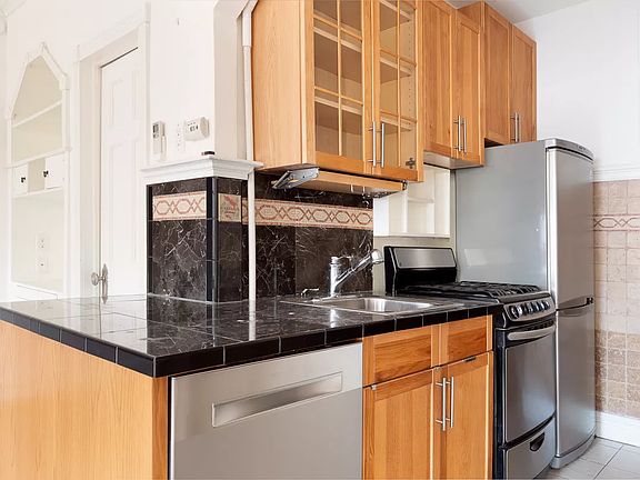 5th image of 299 Henry St Floor D1-4