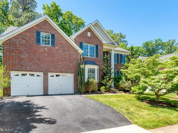 12221 Harbor Town Cir, Fairfax, VA 22033