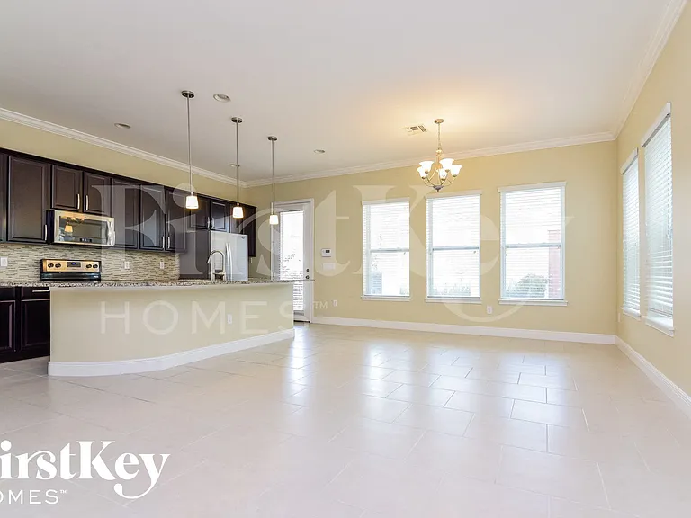 5948 Village Center Dr — Photo 4