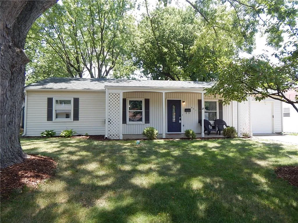 531 Maple Ln photo 1