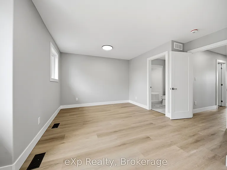 79 Maclellan Ave — Photo 22