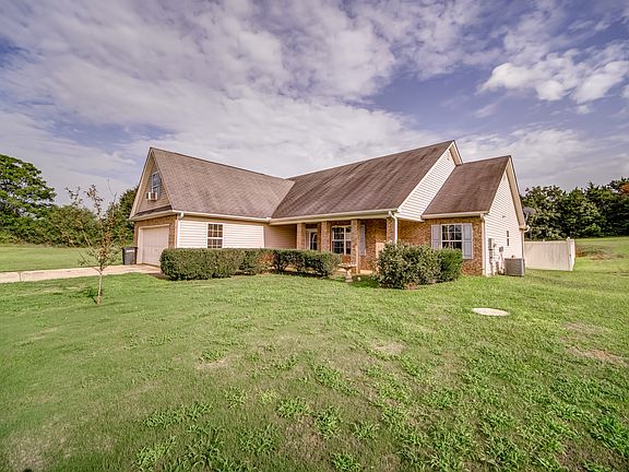 2nd image of 101 High Meadow Trl