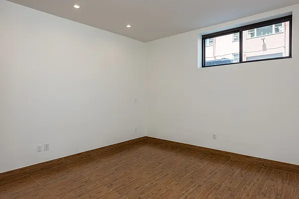 Rented by Nooklyn NYC LLC | media 55