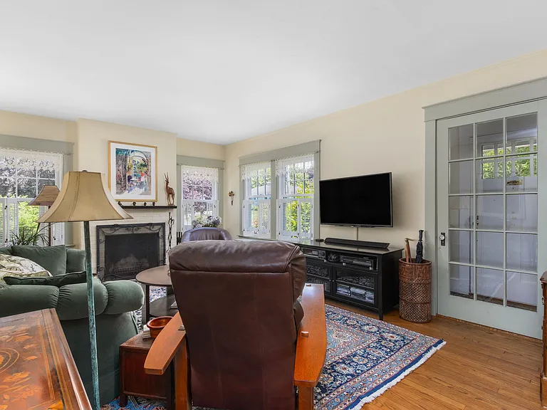 141 Coggeshall Ave — Photo 18