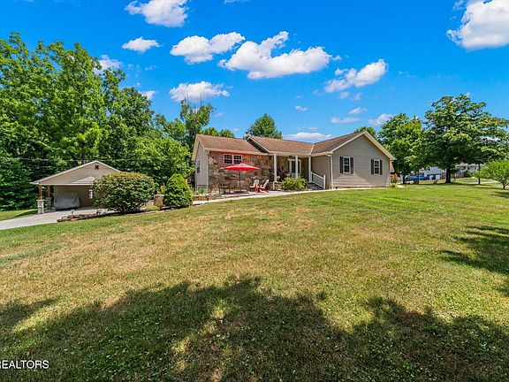 3rd image of 109 E Brushy Valley Dr