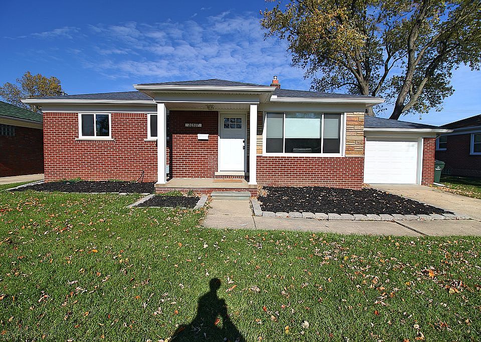 1st image of 20507 Cedar St