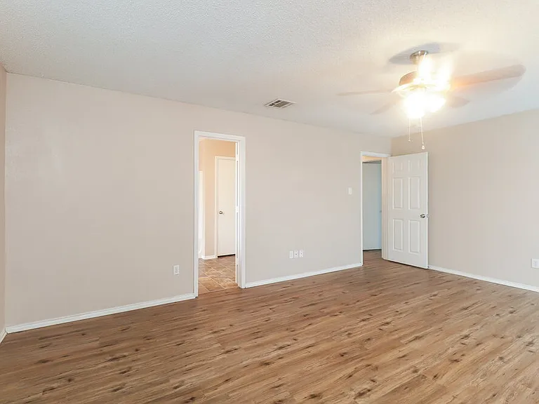317 Blairwood Dr — Photo 13