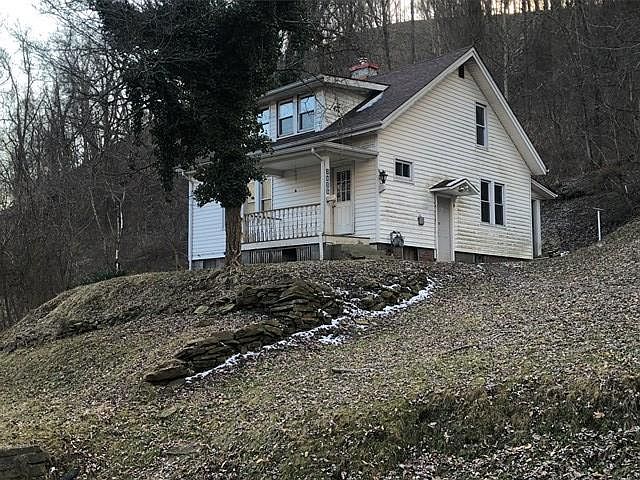 1st image of 2435 Daniels Dr