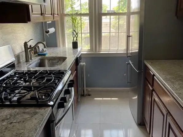 2475 Summer St APT 3L, Stamford, CT 06905