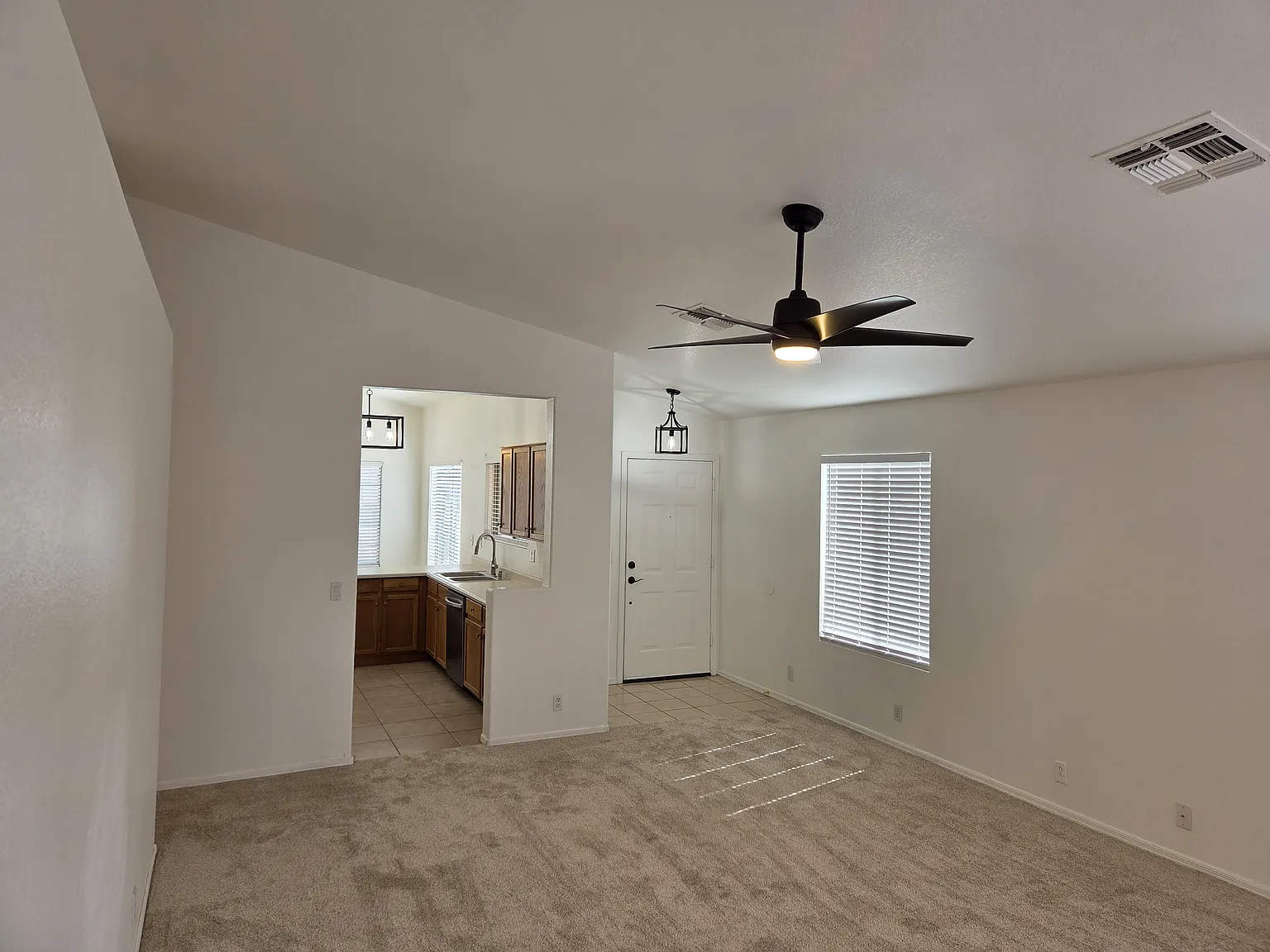 3 bed, 1310 sqft, $2,150 — Photo 3