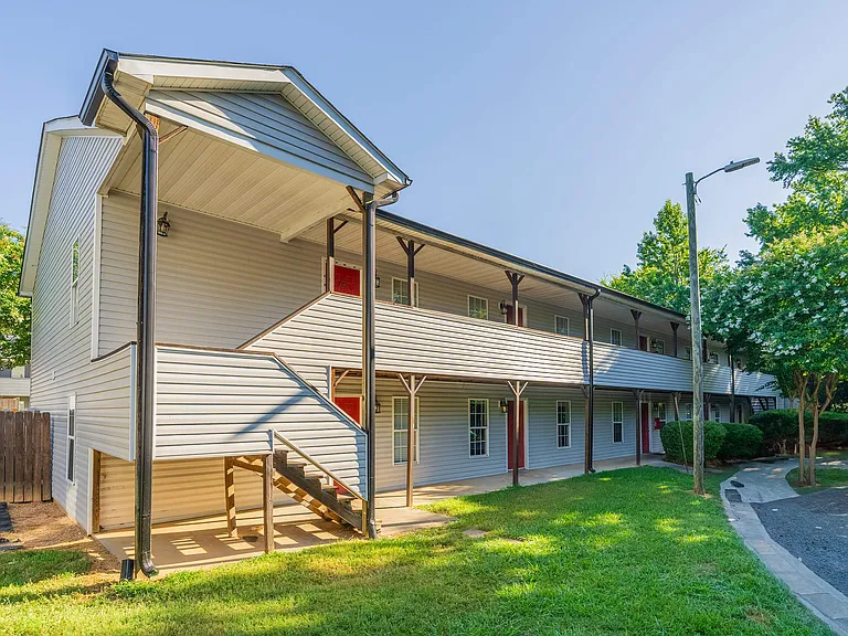 Ashford Place Apartments — Photo 19