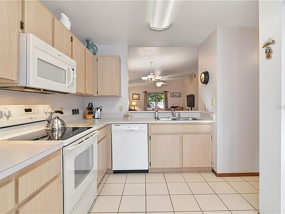 5th image of 308 Chancellor Ct