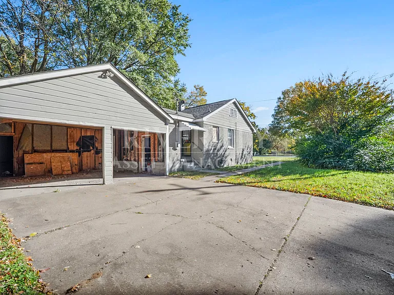 1290 Dellwood Ave — Photo 7