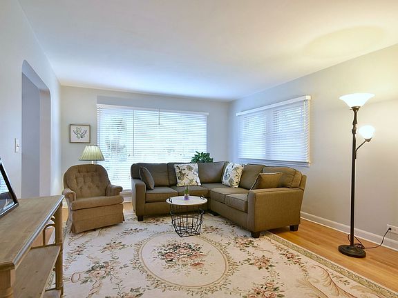 4th image of 814 S Ashland Ave