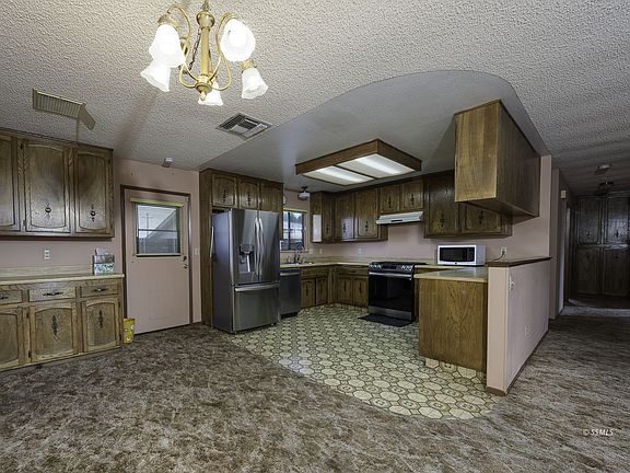 4th image of 219 W Church Ave