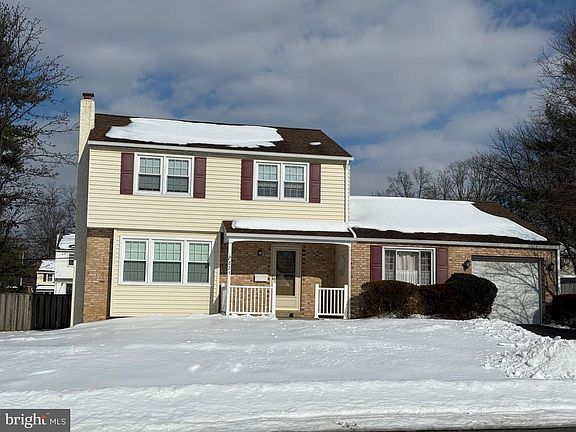 2nd image of 825 Lombardy Dr