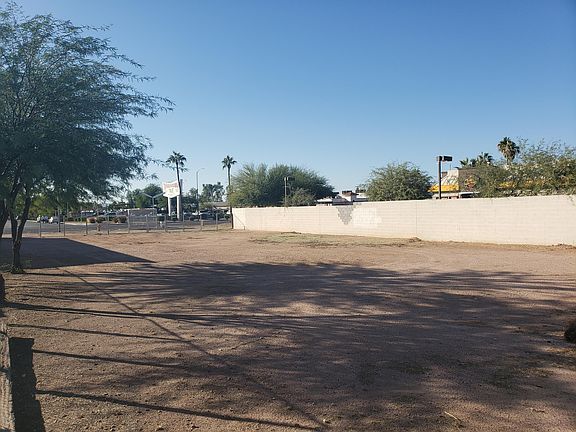 3rd image of 809 N Arizona Ave