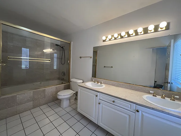 MSTR BATH