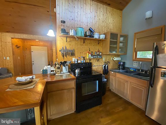 4th image of 568 Cliff Heights Rd