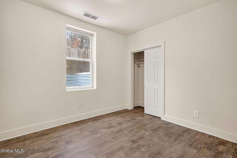 5th image of 38 Tyler Street