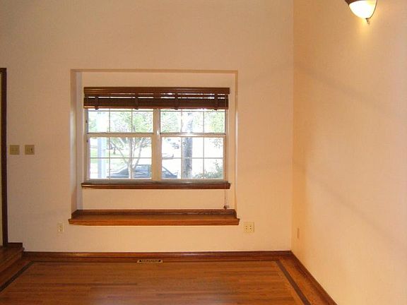 5th image of 8410 Boxelder Dr