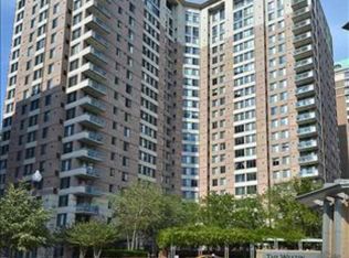 851 N Glebe Rd APT 1702, Arlington, VA 22203