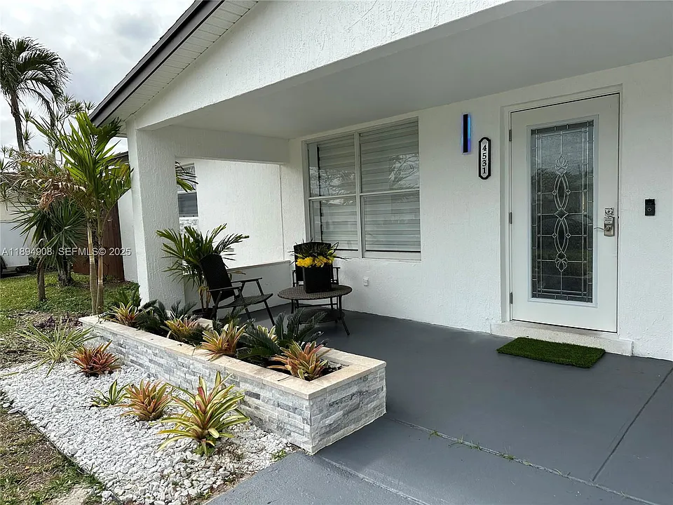 4531 SW 42nd Ter