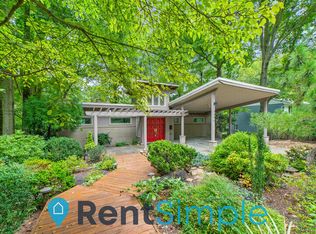 6502 Lakeview Dr, Falls Church, VA 22041