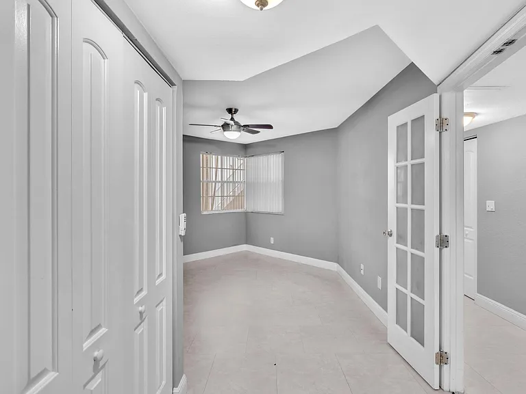 2881 N Oakland Forest Dr #105 — Photo 30